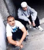 la familia este o trupa care si-a inceput cariera in ianuarie 1996, in scurt timp aparand in bug